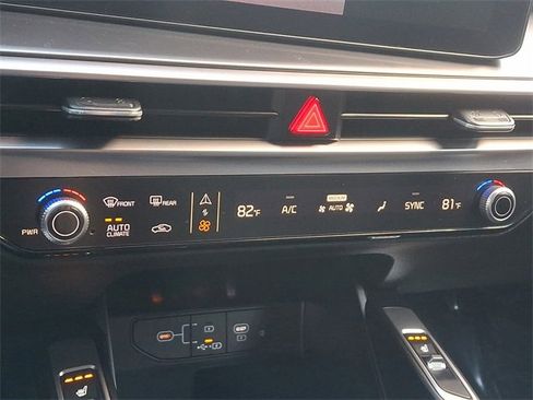 Certified 2025 Kia Sorento S image 16