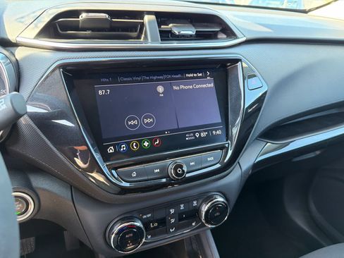 Certified 2023 Chevrolet TrailBlazer LT w/ Convenience Package FWD image 11