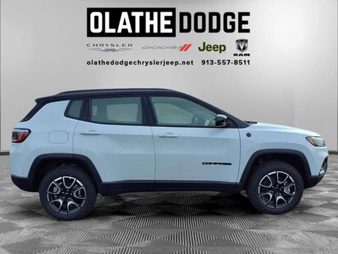 New 2026 Jeep Compass Trailhawk image 27