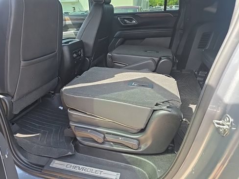 Used 2023 Chevrolet Suburban Premier AWD/4WD image 11
