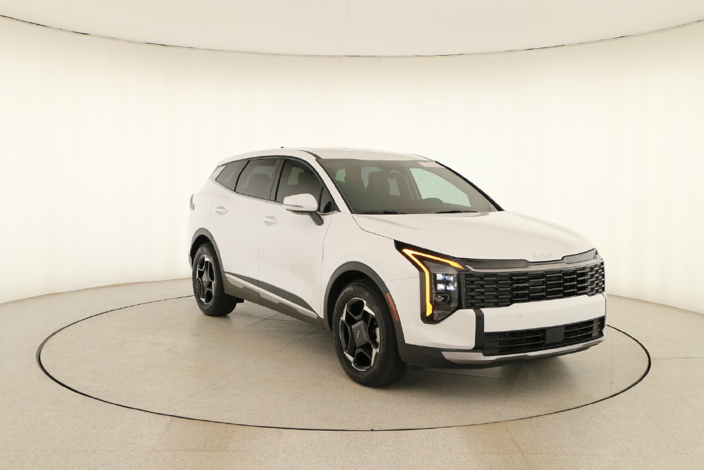 Used 2026 Kia Sportage EX FWD image 10