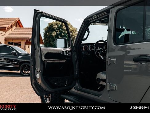 Used 2020 Jeep Gladiator Mojave AWD/4WD image 19