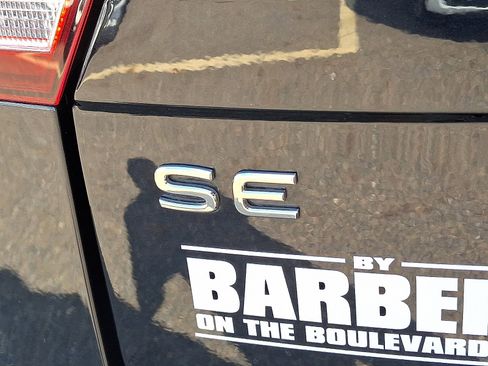 Used 2022 Volkswagen Tiguan SE image 30