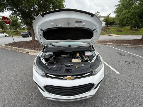 Used 2019 Chevrolet Trax LT FWD image 19