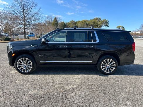 Used 2021 GMC Yukon XL Denali w/ Denali Premium Package image 2