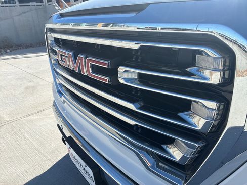 Used 2022 GMC Sierra 1500 SLT w/ SLT Premium Plus Package image 11