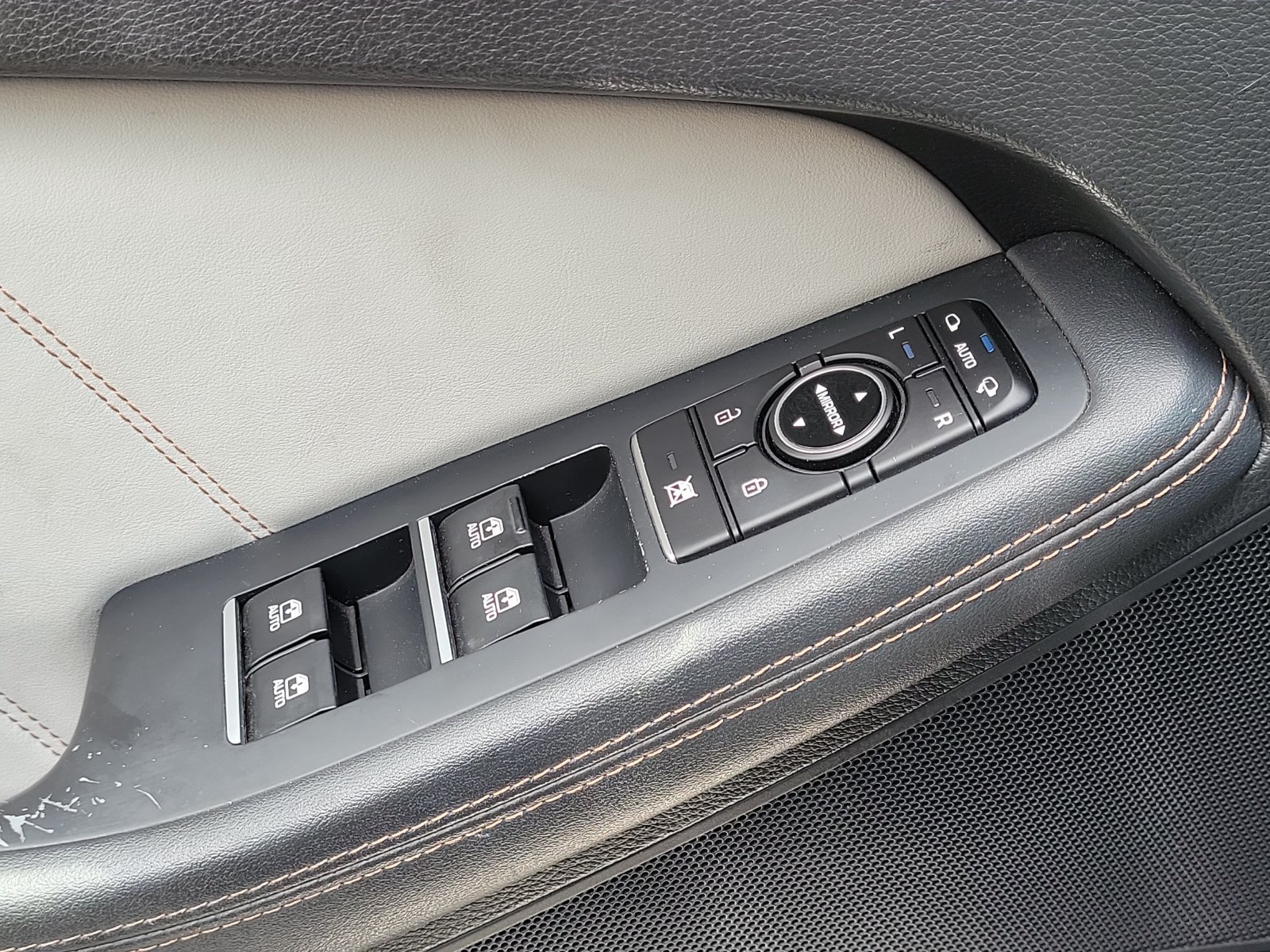 Used 2018 Genesis G80 3.3T Sport AWD/4WD image 17