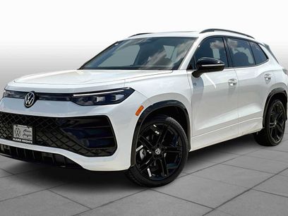 New 2025 Volkswagen Tiguan SE R-Line