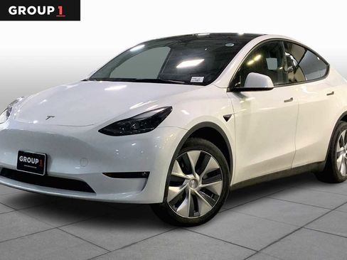 Used 2023 Tesla Model Y AWD image 1