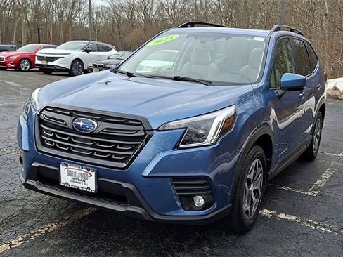 Used 2024 Subaru Forester Premium image 5