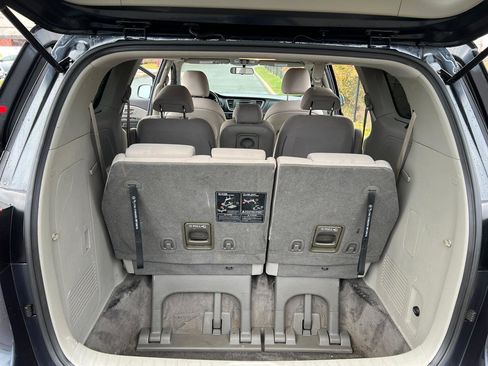 Used 2016 Kia Sedona LX w/ LX Convenience Package FWD image 12