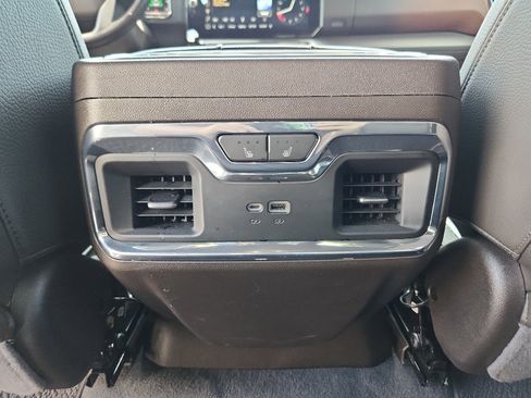 Used 2024 GMC Sierra 1500 Denali w/ Denali Reserve Package AWD/4WD image 32