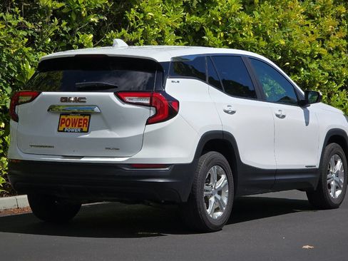 Used 2022 GMC Terrain SLE AWD/4WD image 4