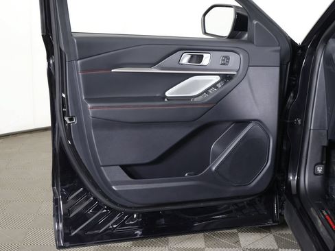 Used 2025 Ford Explorer ST AWD/4WD image 30