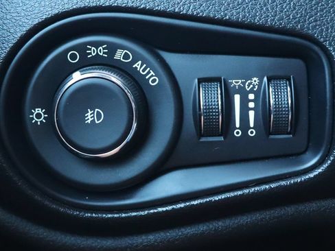 Used 2021 Jeep Renegade Trailhawk w/ Sun & Sound Group AWD/4WD image 41