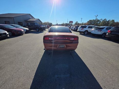Used 2011 Dodge Charger SE image 3