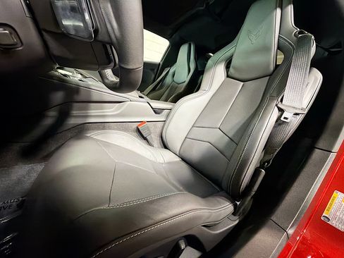 Used 2025 Chevrolet Corvette Z06 RWD image 5
