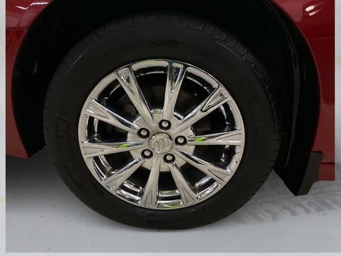 Used 2011 Buick Lucerne CXL image 18