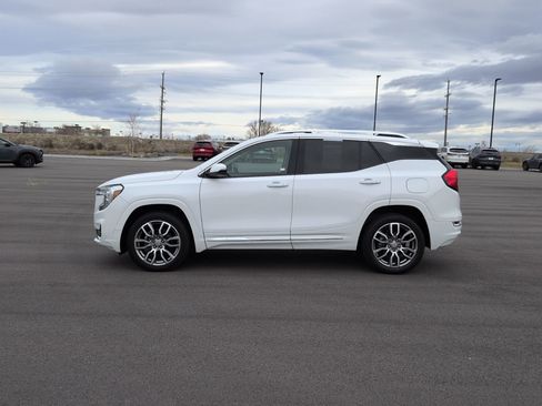 Used 2024 GMC Terrain Denali AWD/4WD image 4