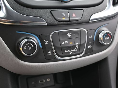 Used 2024 Chevrolet Equinox LS FWD image 19