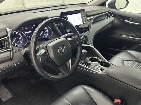 Used 2022 Toyota Camry SE image 12