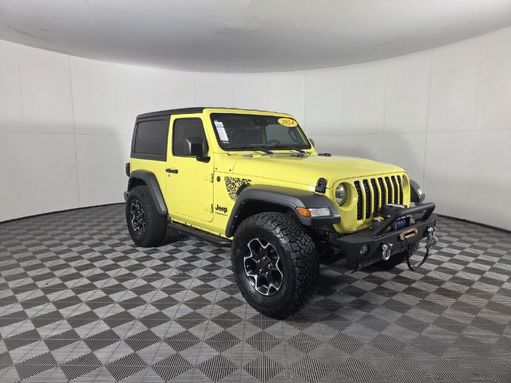 Used 2024 Jeep Wrangler Sport AWD/4WD image 3