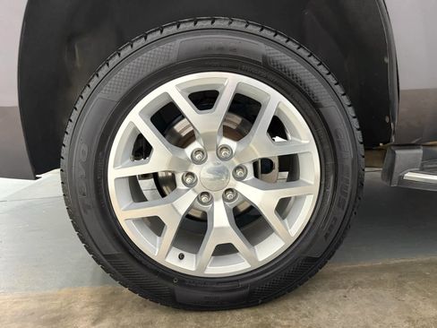 Used 2015 Chevrolet Tahoe LTZ AWD/4WD image 10
