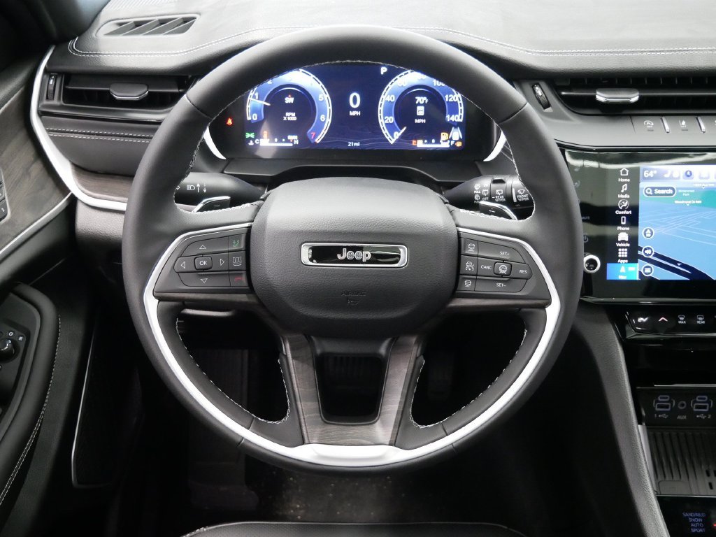 New 2027 Jeep Grand Cherokee Limited AWD/4WD image 18