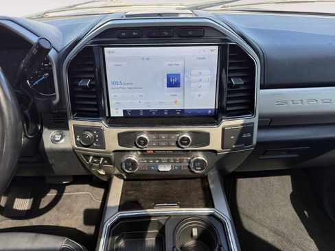 Used 2022 Ford F250 Lariat w/ Lariat Ultimate Package AWD/4WD image 11