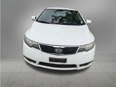 Used 2011 Kia Forte LX FWD image 2