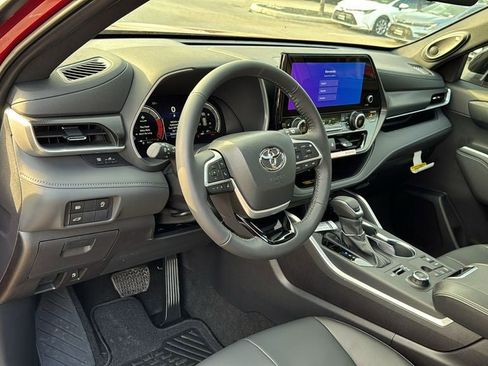 New 2026 Toyota Highlander XSE AWD/4WD image 16