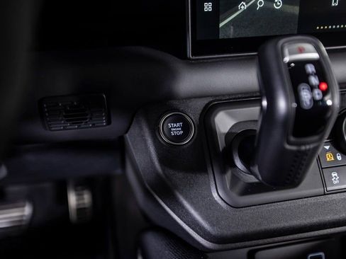 Used 2024 Land Rover Defender 90 Carpathian Edition image 34