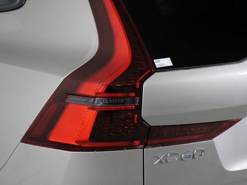 New 2026 Volvo XC60 T8 Ultra w/ Protection Package Premier AWD/4WD image 15