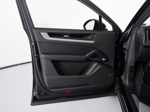 New 2026 Porsche Cayenne E-Hybrid Coupe image 12