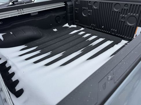 New 2026 Nissan Frontier PRO-4X w/ Pro-4x Convenience Package image 14