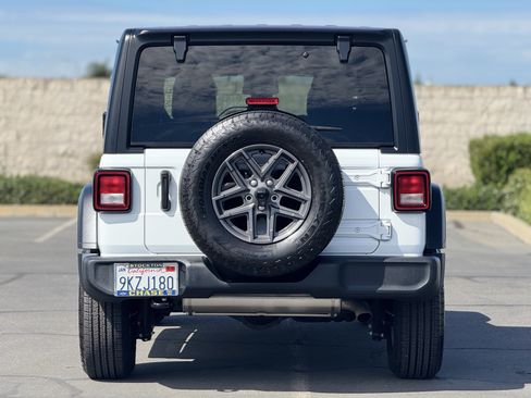 Used 2024 Jeep Wrangler Unlimited Sport AWD/4WD image 6