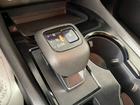 Used 2022 Nissan Rogue SV image 10