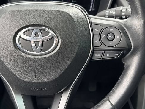 Used 2023 Toyota Corolla Cross XLE w/ Convenience Package AWD/4WD image 16