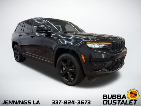 Used 2023 Jeep Grand Cherokee Altitude AWD/4WD image 7