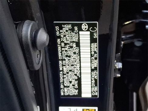 Certified 2024 Toyota Corolla SE image 29