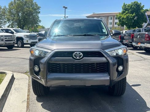 Used 2017 Toyota 4Runner SR5 AWD/4WD image 12