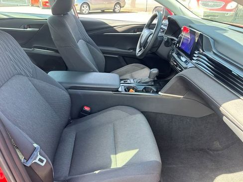 Used 2025 Toyota Camry LE FWD image 33