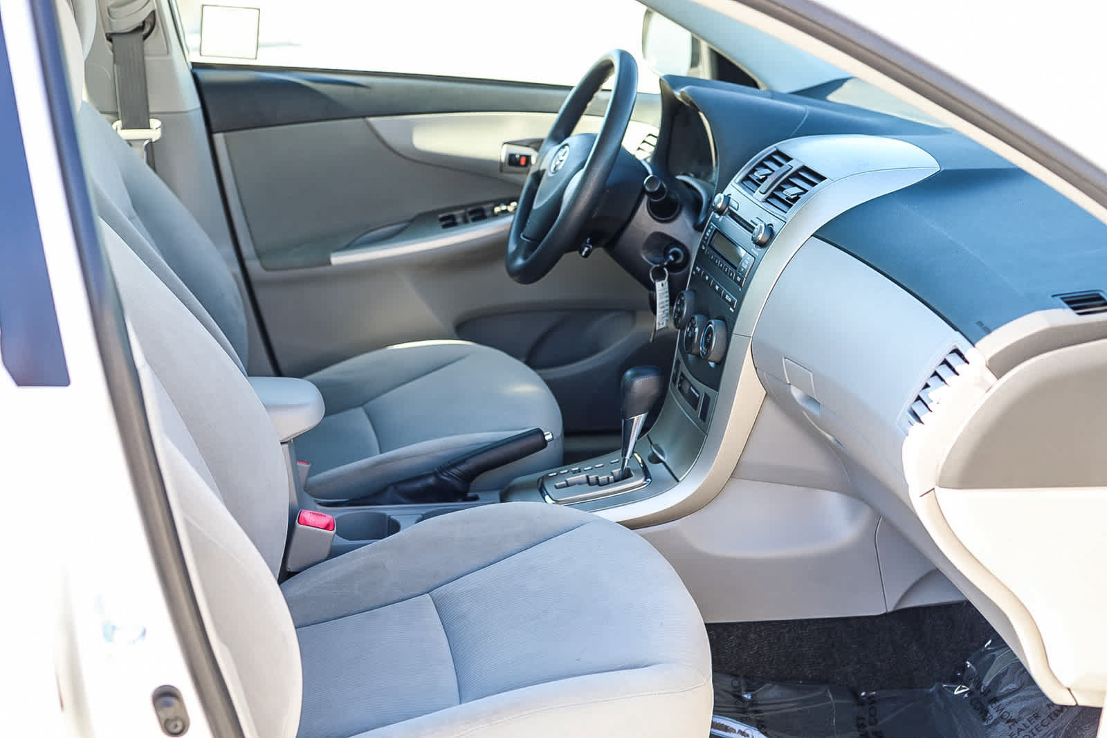 Used 2011 Toyota Corolla LE FWD image 16