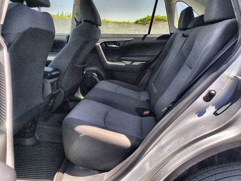 Used 2020 Toyota RAV4 XLE AWD/4WD image 22