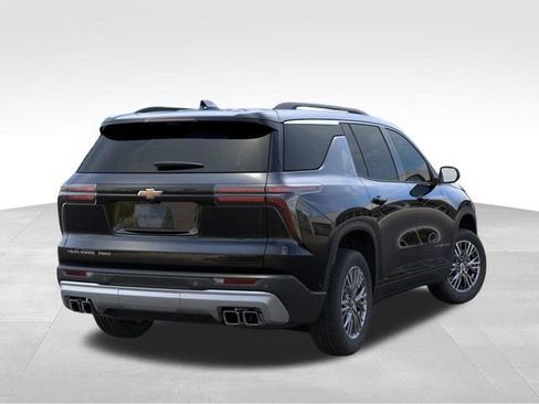 New 2026 Chevrolet Traverse LT w/ Driver Confidence Package AWD/4WD image 4