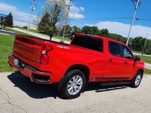 Used 2019 Chevrolet Silverado 1500 Custom w/ Custom Value Package AWD/4WD image 10