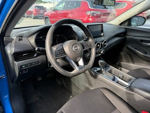 Used 2025 Nissan Sentra SV FWD image 7