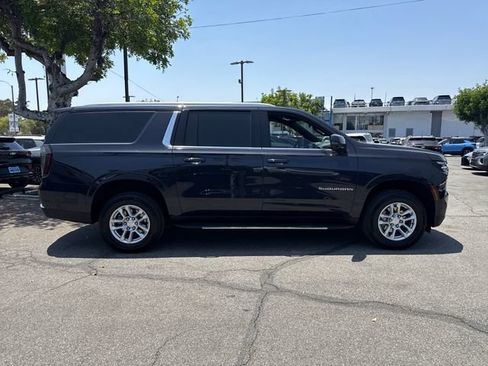 Certified 2026 Chevrolet Suburban LT w/ Comfort Package RWD image 6