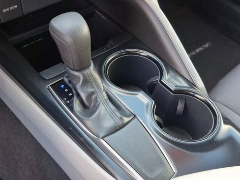 Used 2019 Toyota Camry LE image 12