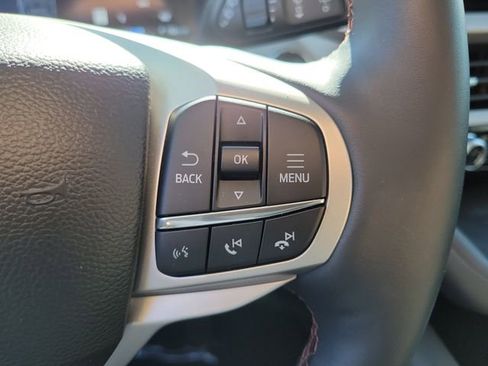 Used 2025 Ford Explorer Active w/ Active Comfort Package image 6